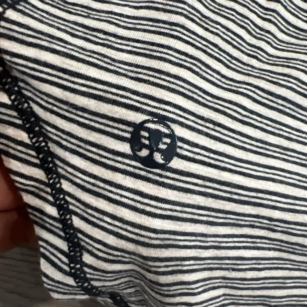 Lululemon Long Sleeve Scoop Neck Top Black White Striped Size 4